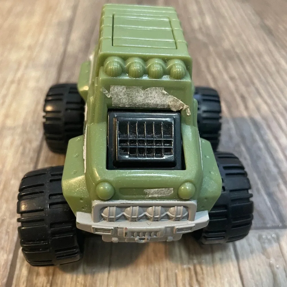 Tonka Garage Monster Truck Olive Green Toy Opening Roof Hatch 2011 Hasbro McD‎